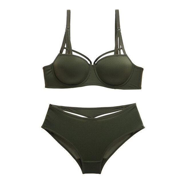 Funky Three Quarter Bra with Seamless Panty