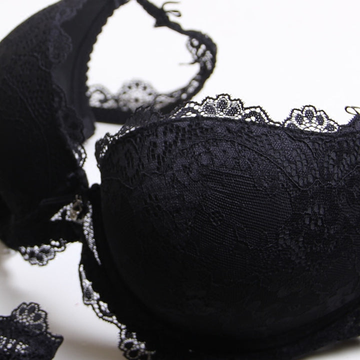 Comfortable Slight Push Up Bra With Dainty Cloud-Shaped Lace and Matching Panty