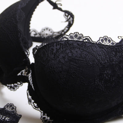 Comfortable Slight Push Up Bra With Dainty Cloud-Shaped Lace